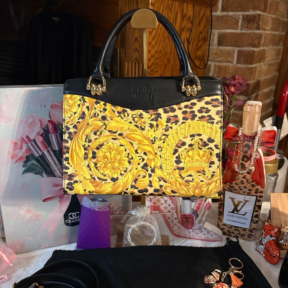 Gianni Versace Vintage Baroque Bag EUC callouts in listing. Exterior pristine.